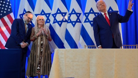 El rabino es confidente de Trump y recurrió a él en las elecciones de noviembre.