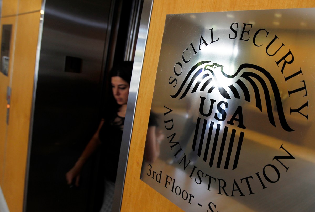 Trump refuerza con nuevo memo medidas para evitar fraude en el Seguro Social