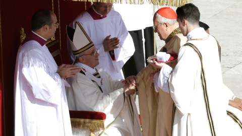En muy pocas ocasiones el papa Francisco llevaba puesto su anillo