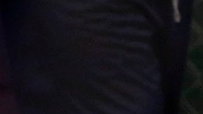 En esta foto de archivo del 18 de junio de 2014, se ven niños durmiendo en una celda donde cientos de niños inmigrantes, en su mayoría centroamericanos, son procesados ​​y retenidos en el Centro de Colocación de Nogales de la Oficina de Aduanas y Protección Fronteriza de Estados Unidos (CPB) en Nogales, Arizona.