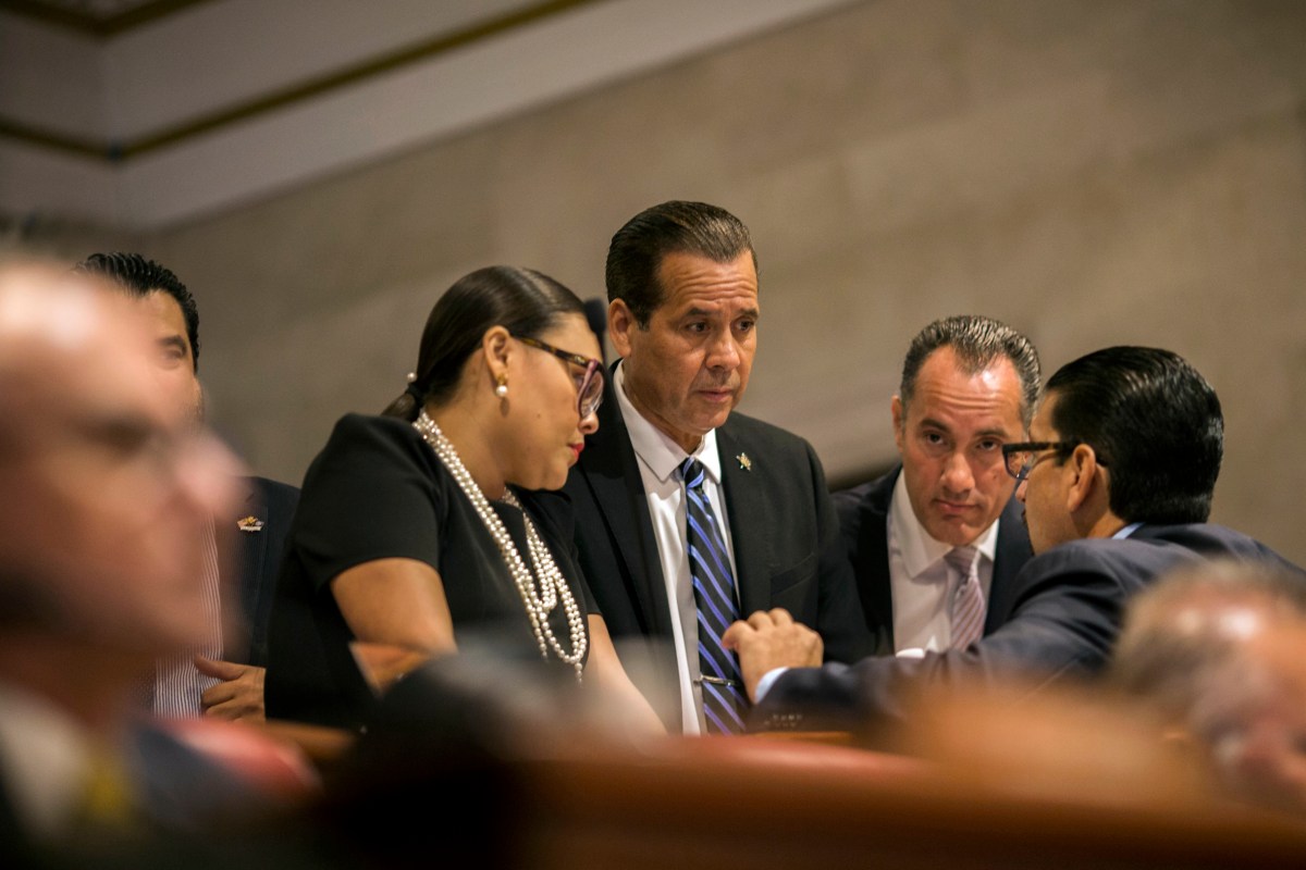 Puerto Rico: arrestan a hermanos de representante Georgie Navarro por fraude de $2 millones en fondos de ley Cares por pandemia