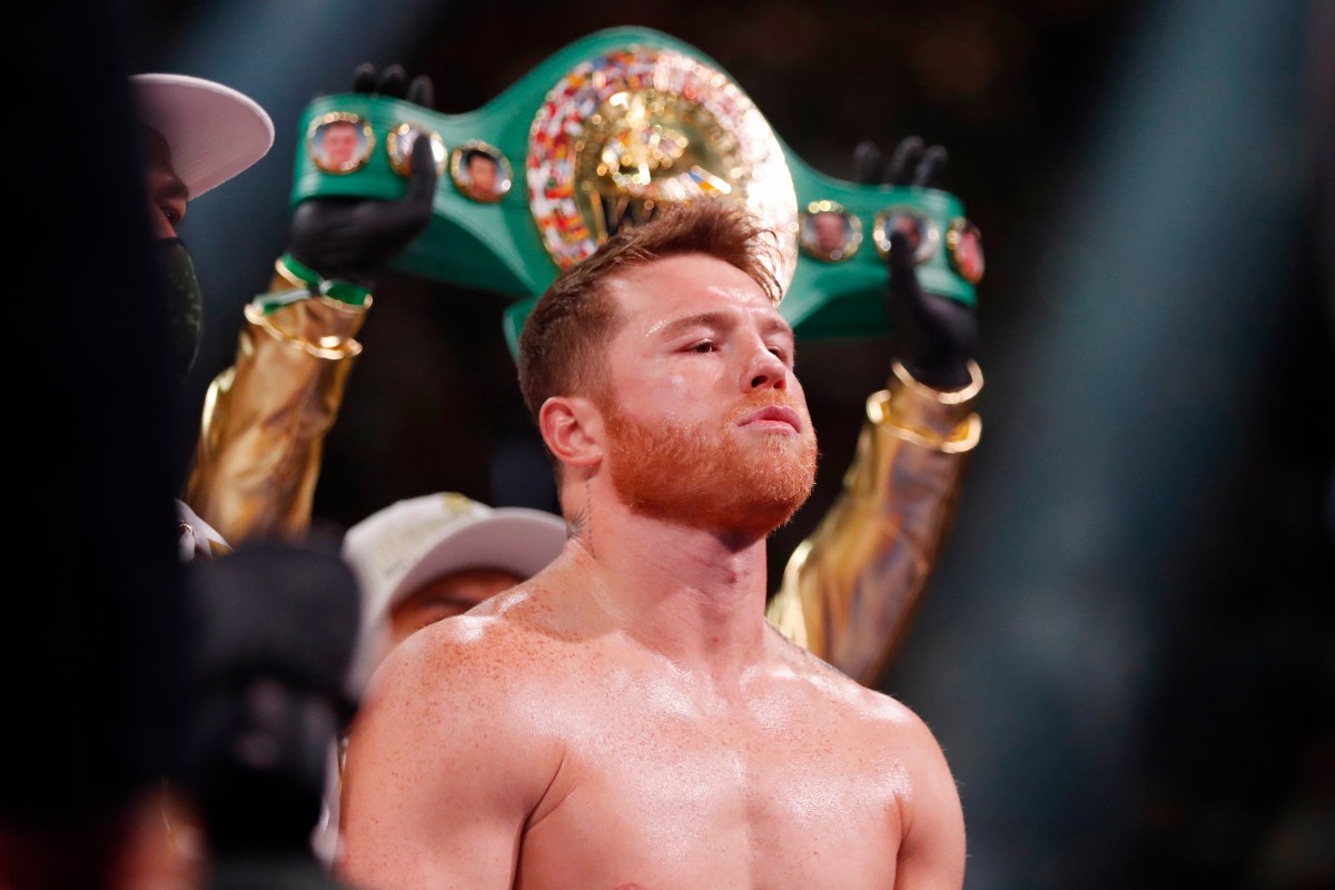 Canelo Álvarez estrena nueva faceta al incursionar como modelo