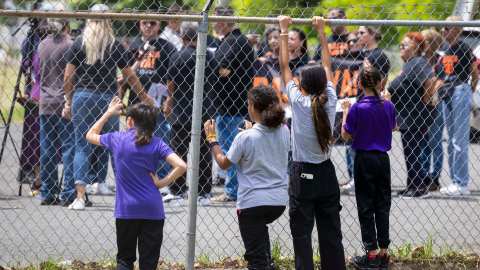 Protesta en una escuela en San Juan por cierre