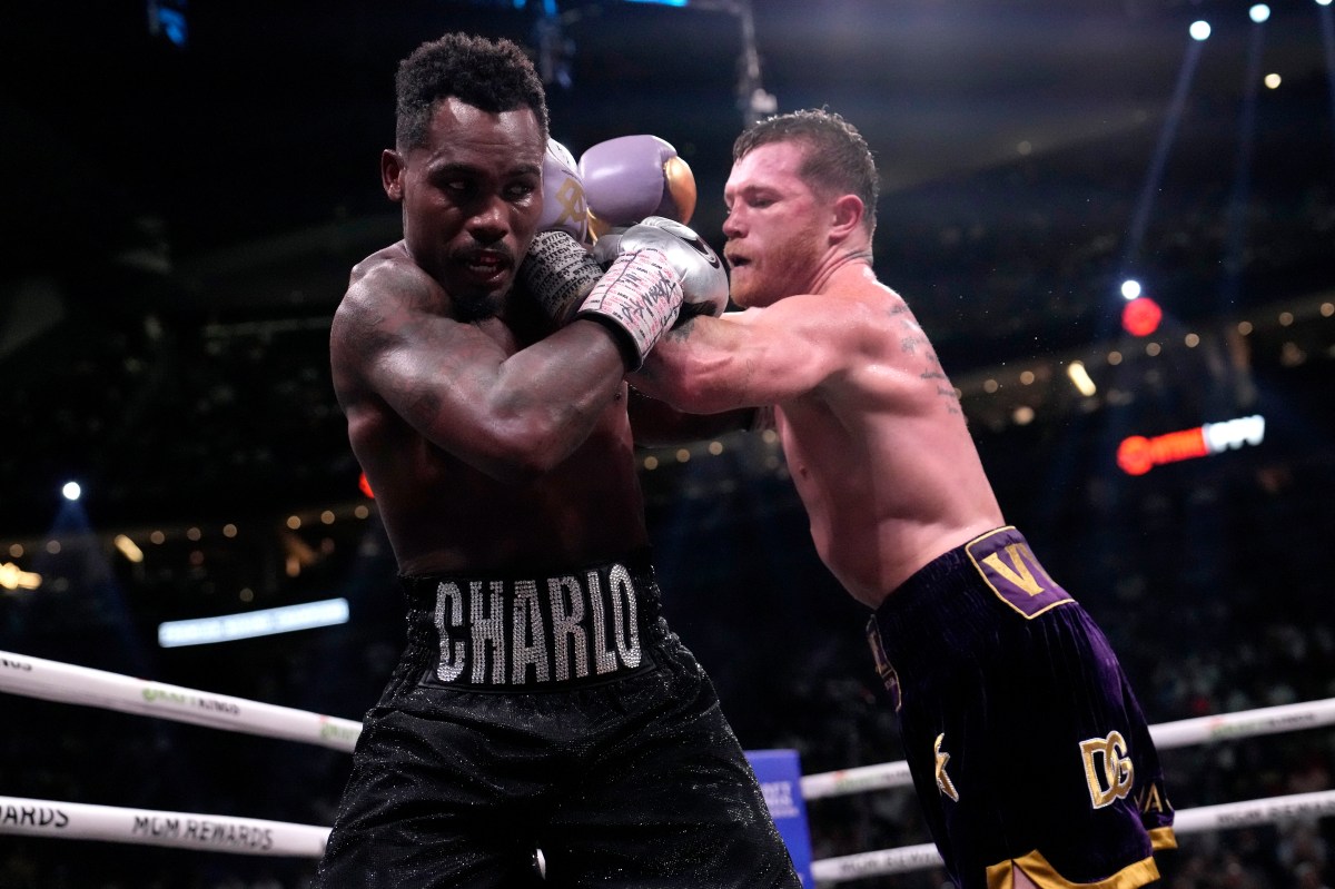 Dinamita Márquez revela los retos del Canelo Álvarez al pelear en Arabia Saudí