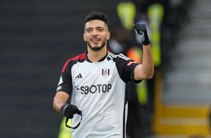 Raúl Jiménez durante un encuentro de la Premier League.