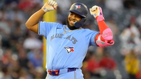 Vladimir Guerrero Jr. durante un encuentro frente a Los Angeles Angels.
