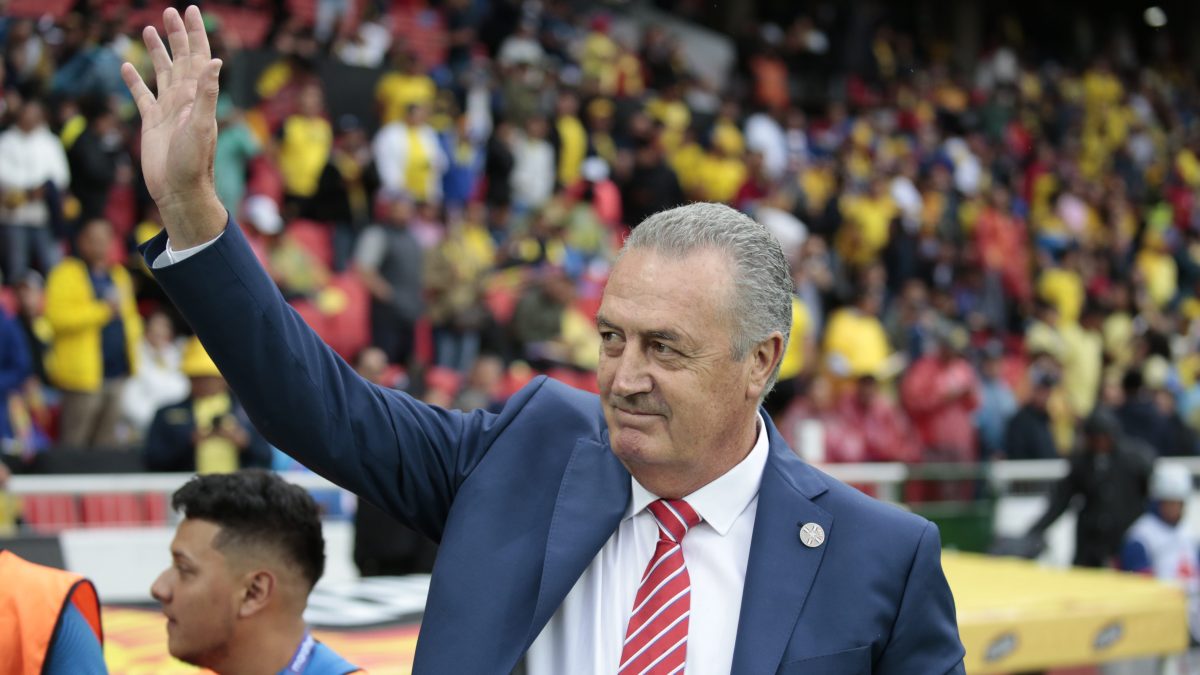 FIFA dio la razón a Gustavo Alfaro en su reclamo monetario contra la Federación Ecuatoriana