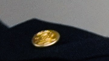 Desouza fue suspendido sin gozar de sueldo, de acuerdo con el NYPD.