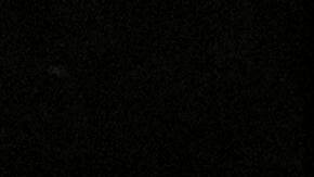 Aficionados de Diego Armando Maradona aclaman justicia a las afueras de un tribunal en Buenos Aires.