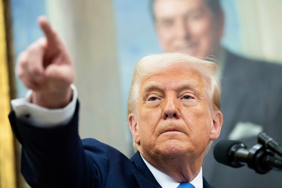 Trump critica a senadores republicanos contrarios a imponer aranceles a Canadá