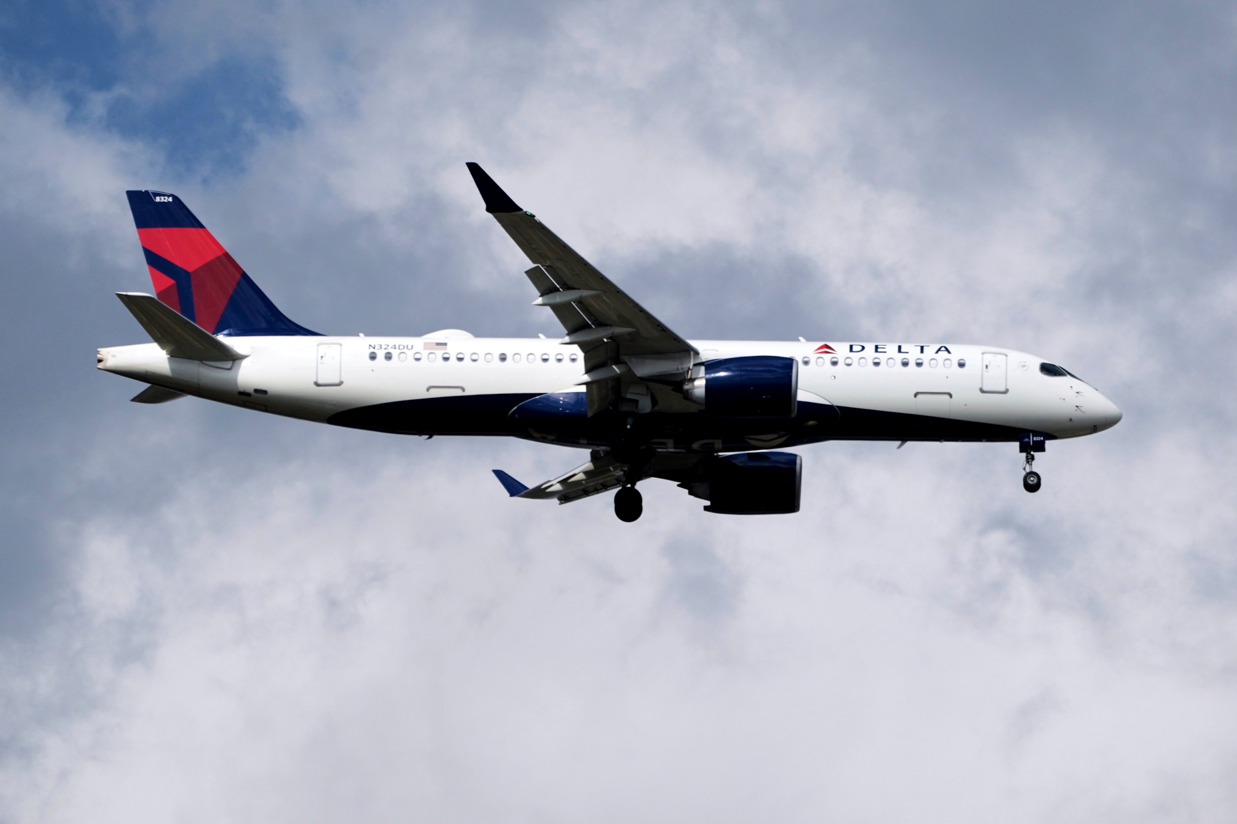 Emergencia en vuelo de Puerto Rico a Nueva York: avión de Delta escoltado por FDNY