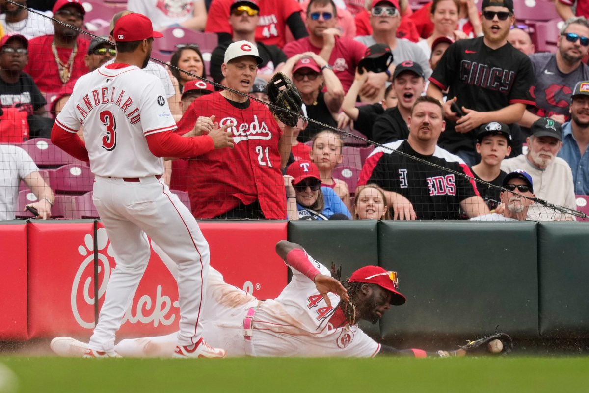 ¿Atrapada del año? Elly De La Cruz mostró sus dotes con el guante ante Rangers [Video]