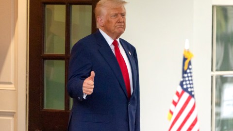 El pasado mes, los abogados de CBS News presentaron una moción para que se desestime la demanda de Trump.