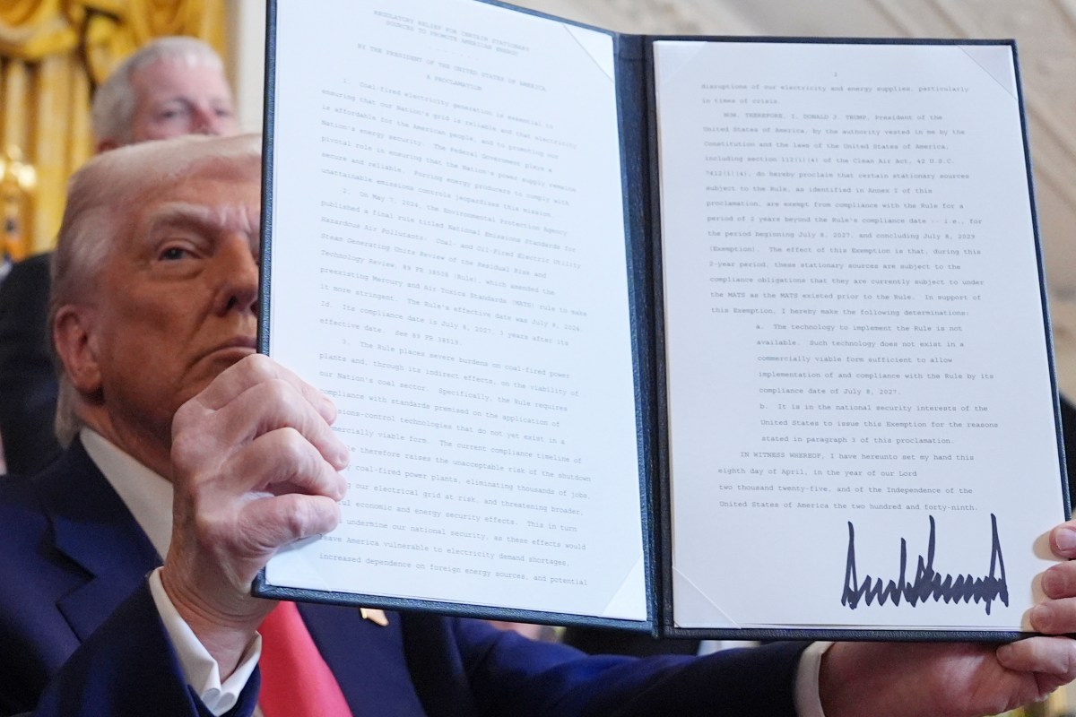 Trump emite orden para bloquear las políticas estatales sobre el cambio climático
