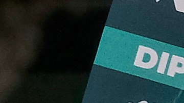 Más de 300 brigadistas trabajan para el rescate de las víctimas.