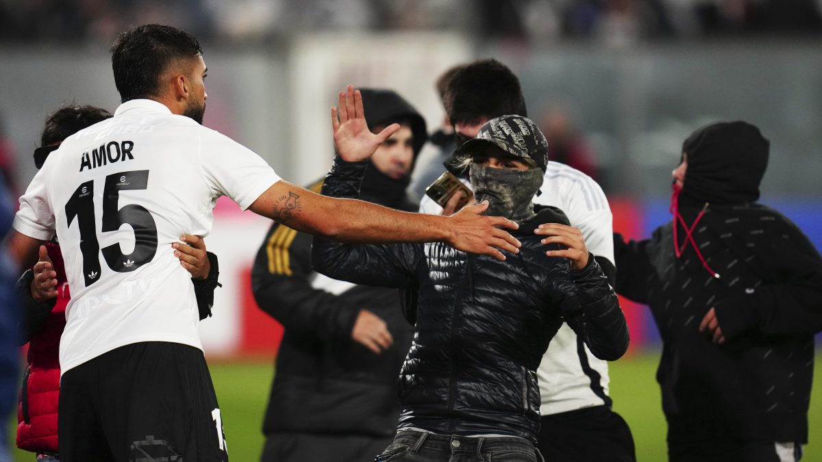 Muerte de dos aficionados obligó a suspender duelo entre Colo Colo y Fortaleza por Libertadores