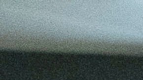 El senador Chris Van Hollen, demócrata por Maryland, es recibido por sus simpatizantes a su llegada tras reunirse con Kilmar Abrego García en El Salvador, en el Aeropuerto Internacional Washington-Dulles, en Chantilly, Virginia, el viernes 18 de abril de 2025.