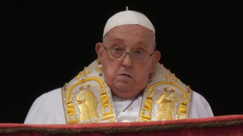 El cuerpo del papa será trasladado mañana a la Basílica de San Pedro.