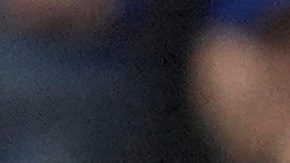 Francisco Lindor (R) es recibido en el home por Luisangel Acuña (L) tras conectar su segundo jonrón de la noche ante Phillies.