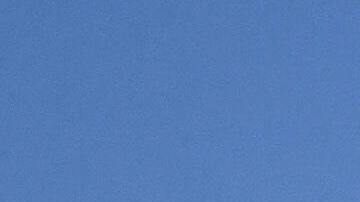 Agentes de la policía italiana patrullan en una lancha ligera por la seguridad del río Tíber, cerca del Vaticano.