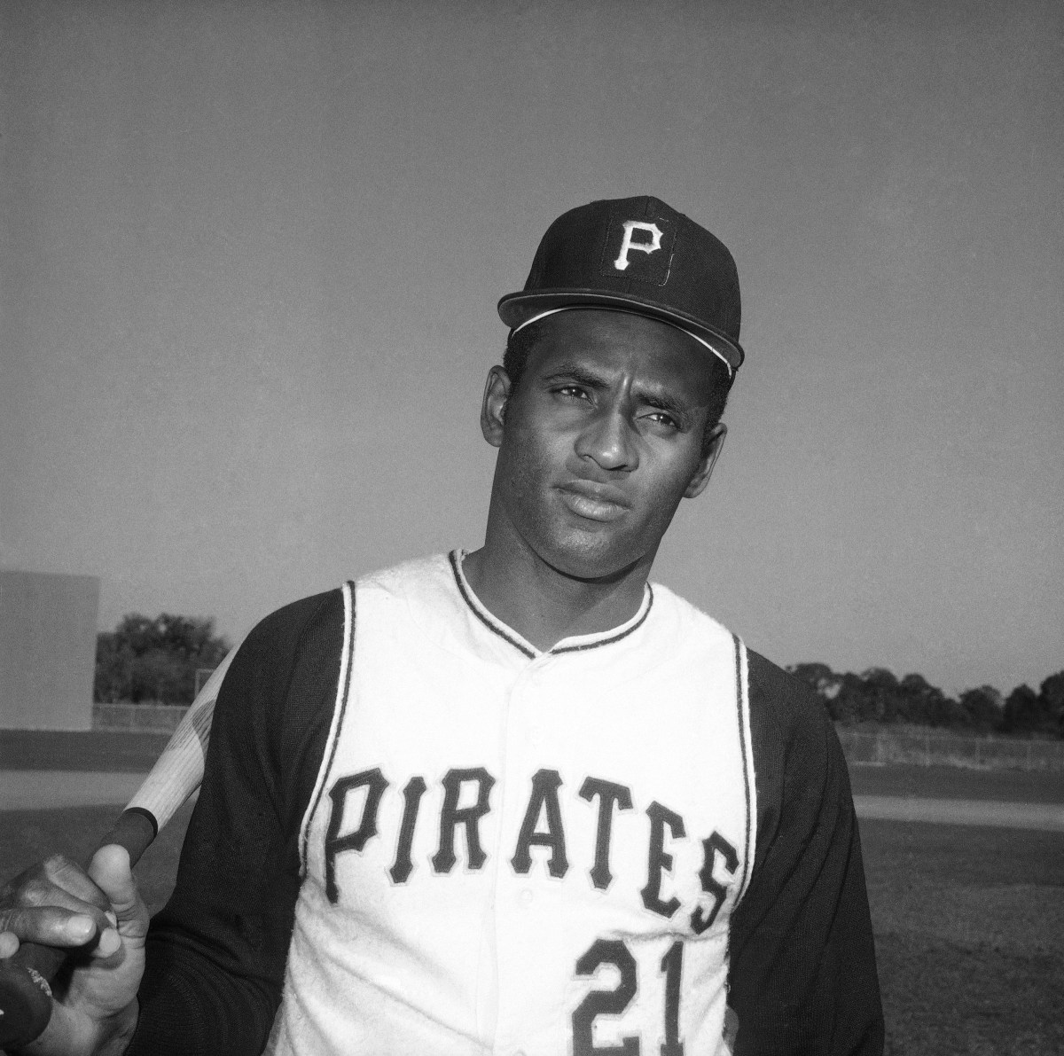 Proyecto en el Congreso para crear moneda de pelotero boricua Roberto Clemente busca preservar su "huella imborrable"