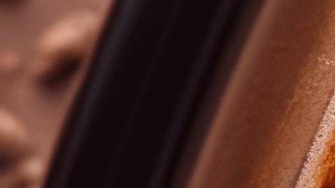 El chocolate preparado con cacao contiene sustancias que ayudan a la concentración y fluidez mental.