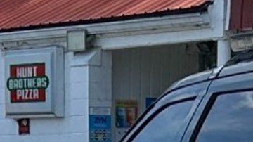 La policía arrestó a la mujer después de supuestamente hablar con un asesino a sueldo, que realmente era un agente.