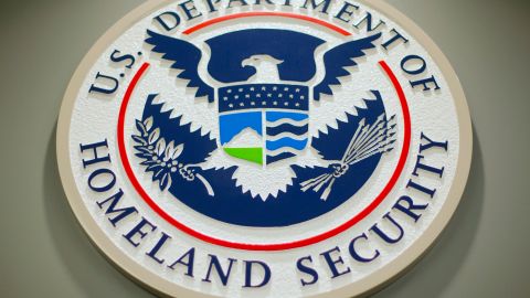 DHS da ultimátum a abogada de migración: si no abandona Estados Unidos, será deportada