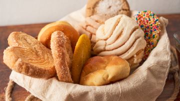 Los alimentos elaborados con levaduras y harinas refinadas pueden generar irritación, gases e inflamación.