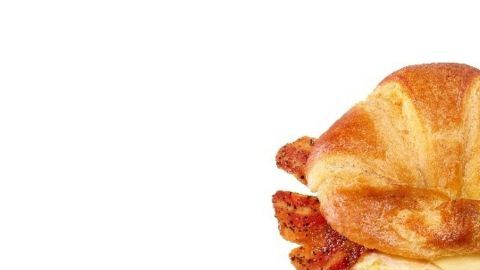 El tocino dulce con pimienta negra, está presente en tres productos del menú de primavera.