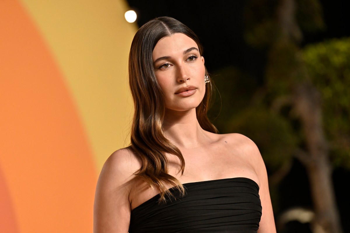 Hailey Bieber muestra cómo luce su cuerpo al padecer quistes ováricos