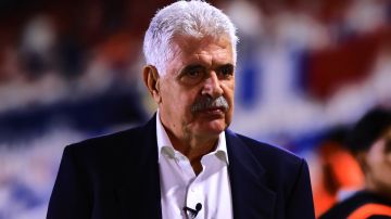 Ricardo Ferretti apuesta por dirigir a las Chivas Rayadas de Guadalajara.