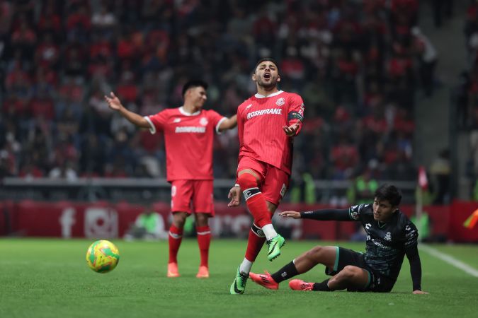 Alexis Vega habla sobre su pasado en Chivas de Guadalajara.