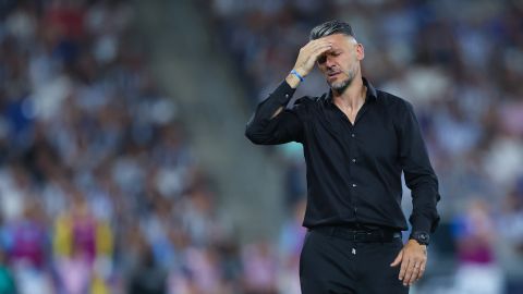 Martín Demichelis responde a las críticas de los hinchas de Rayados.