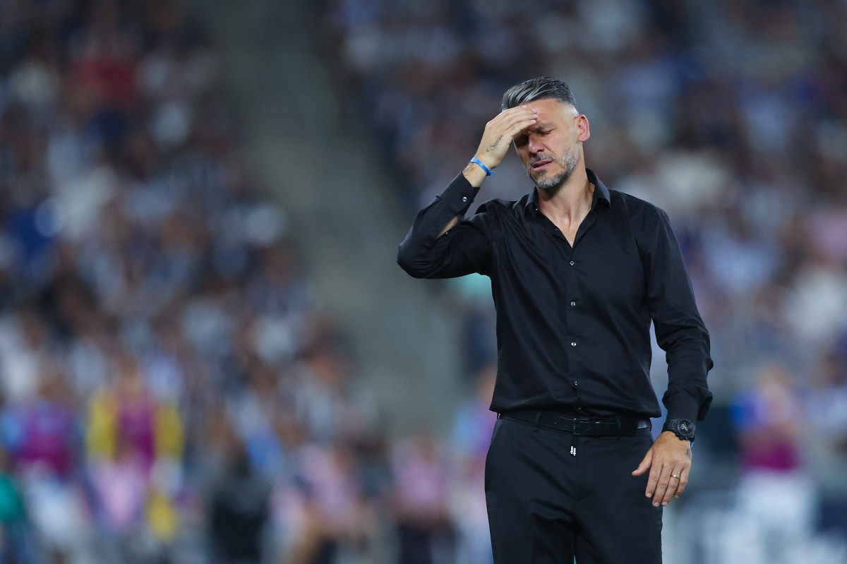 Martín Demichelis responde a las críticas de la afición de Rayados