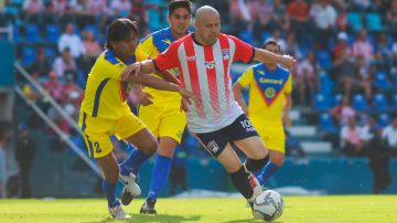 Adolfo Bautitsta destaca la necesidad de una nueva identidad para Chivas.