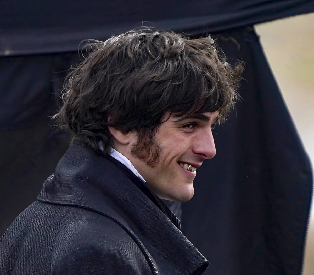 Comparten fotos de Jacob Elordi en el set de ‘Cumbres Borrascosas’