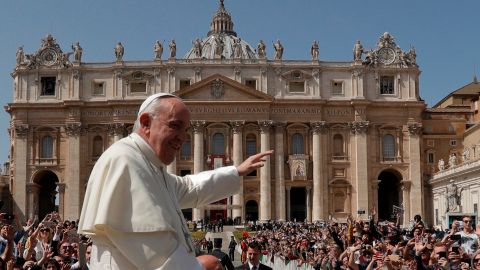Famosos se despidieron del papa Francisco.