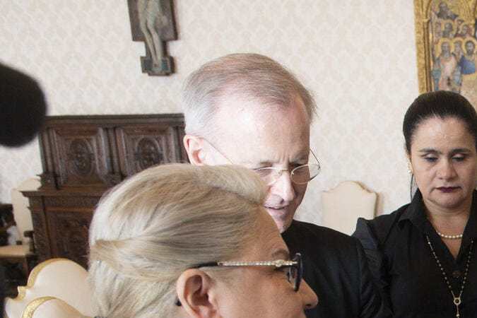 En octubre de 2022, el Papa recibió en el Vaticano a una comisión del Foro Internacional de Víctimas (FIV), junto a representantes de la Mesa de Participación de Víctimas.