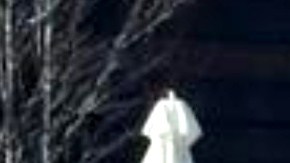 Vecinos de la familia reclaman por qué la policía no traía armas menos agresivas.