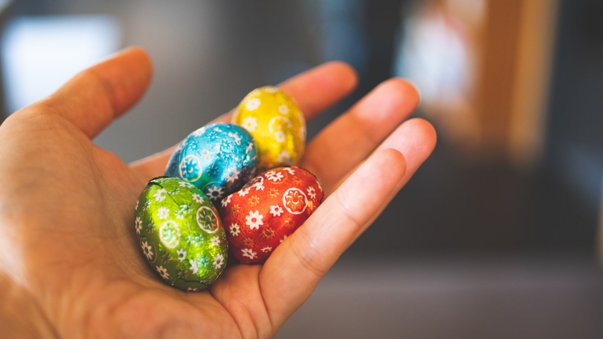 Por celos, mujer en Brasil envenenó a niños con huevos de Pascua