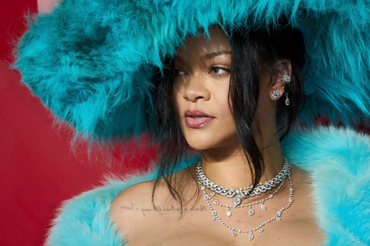 Rihanna modela la nueva colección de lencería nupcial de Savage X Fenty