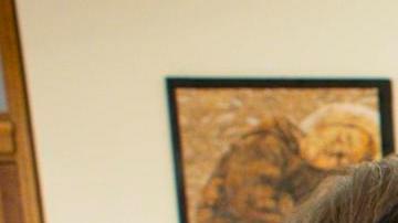 Una imagen proporcionada por los medios de comunicación del Vaticano muestra al papa Francisco reunido con el vicepresidente de los Estados Unidos, J. D. Vance, el Domingo de Pascua en el Vaticano, el 20 de abril de 2025.