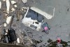 Las piezas de la aeronave quedaron flotando en el agua del río Hudson tras el desplome, además de restos de las víctimas.
