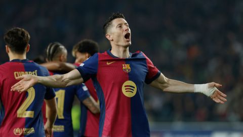 Robert Lewandowski, que viene de marcar en Champions, continúa líder goleador de La Liga con 25 tantos.