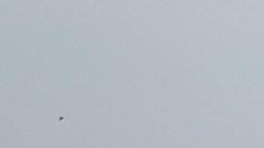 Fotografía de archivo del 18 de abril de 2024 de migrantes en la frontera con Estados Unidos, en Ciudad Juárez (México).