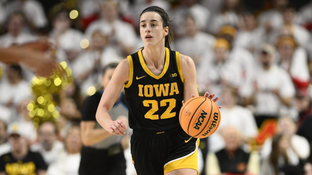 Caitlin Clark le anotó 22 puntos "en dos minutos" a equipo masculino en su época universitaria