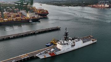 Trump dijo que los barcos de EE.UU. deben pasar gratis por los canales de Panamá y Suez