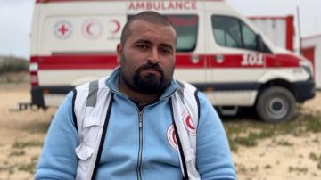 Munther Abed sobrevivió lanzándose al suelo en la parte trasera de su ambulancia.