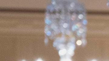 El presidente estadounidense, Donald Trump, llega a la ceremonia de firma de una orden ejecutiva en la Sala Este de la Casa Blanca en Washington, D.C., EE. UU., el 8 de abril de 2025.